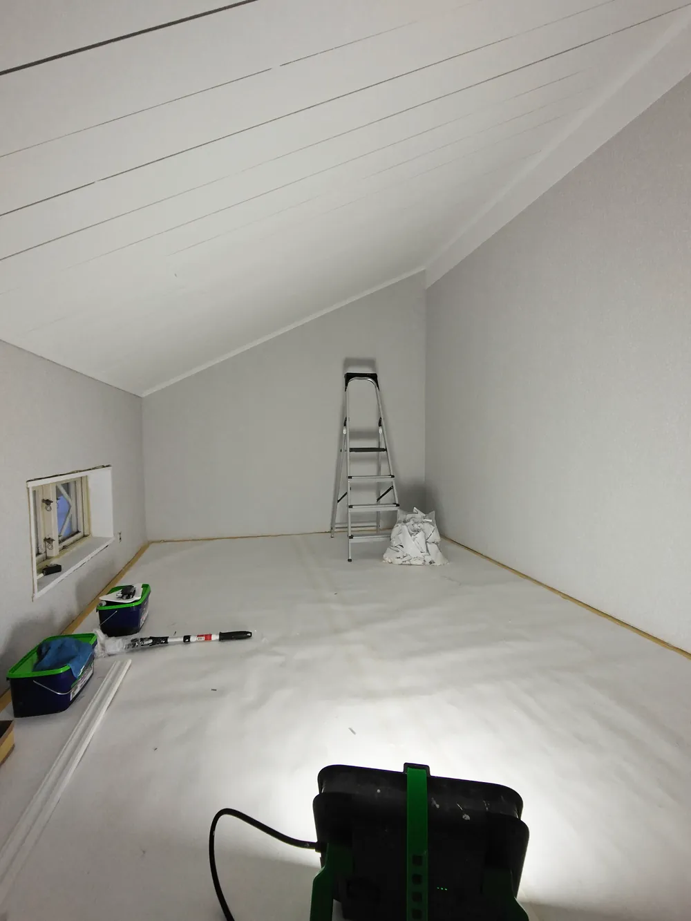 Invändig renovering och målning av rum