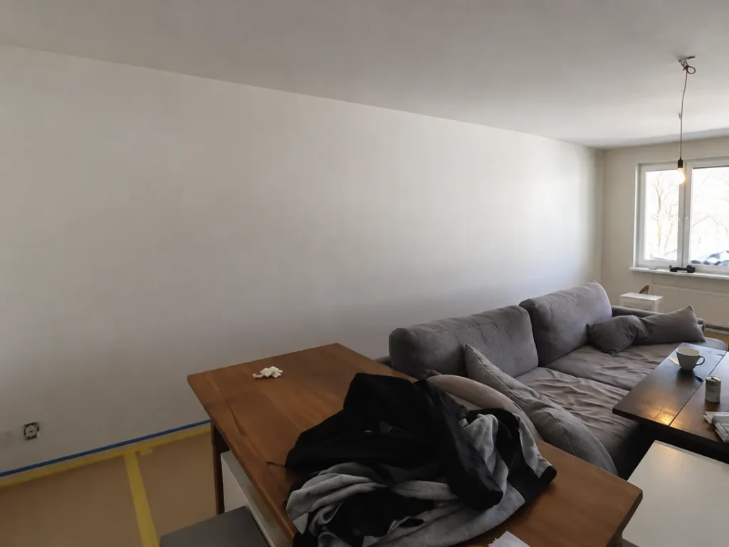 Vardagsrum i Karlstad före invändig målning och renovering
